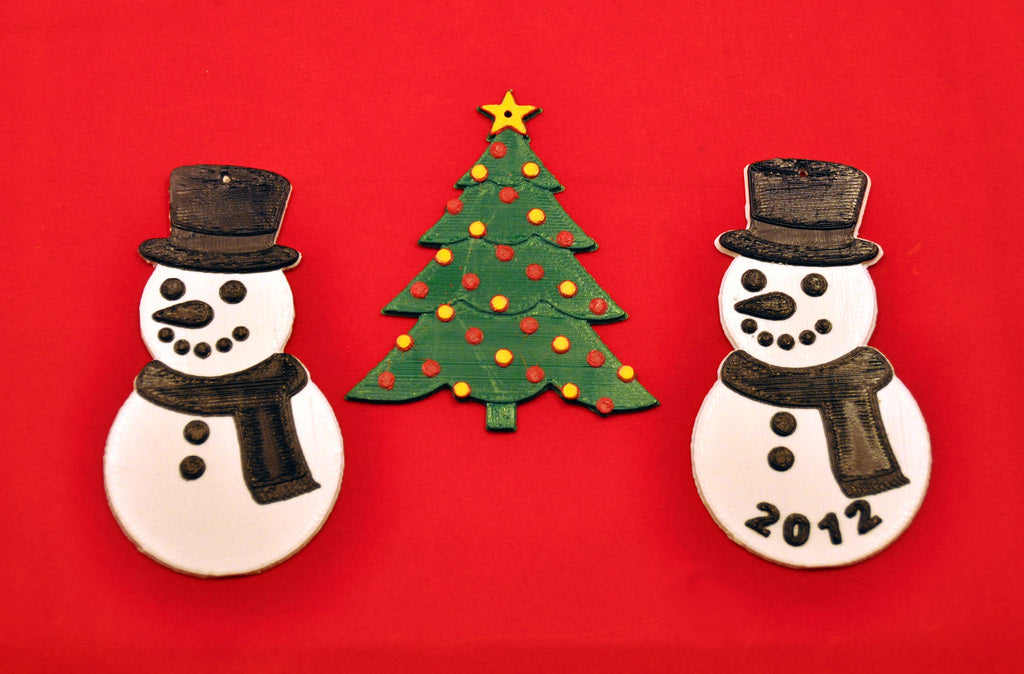 Ornements de bonhomme de neige et d’arbre de Noël