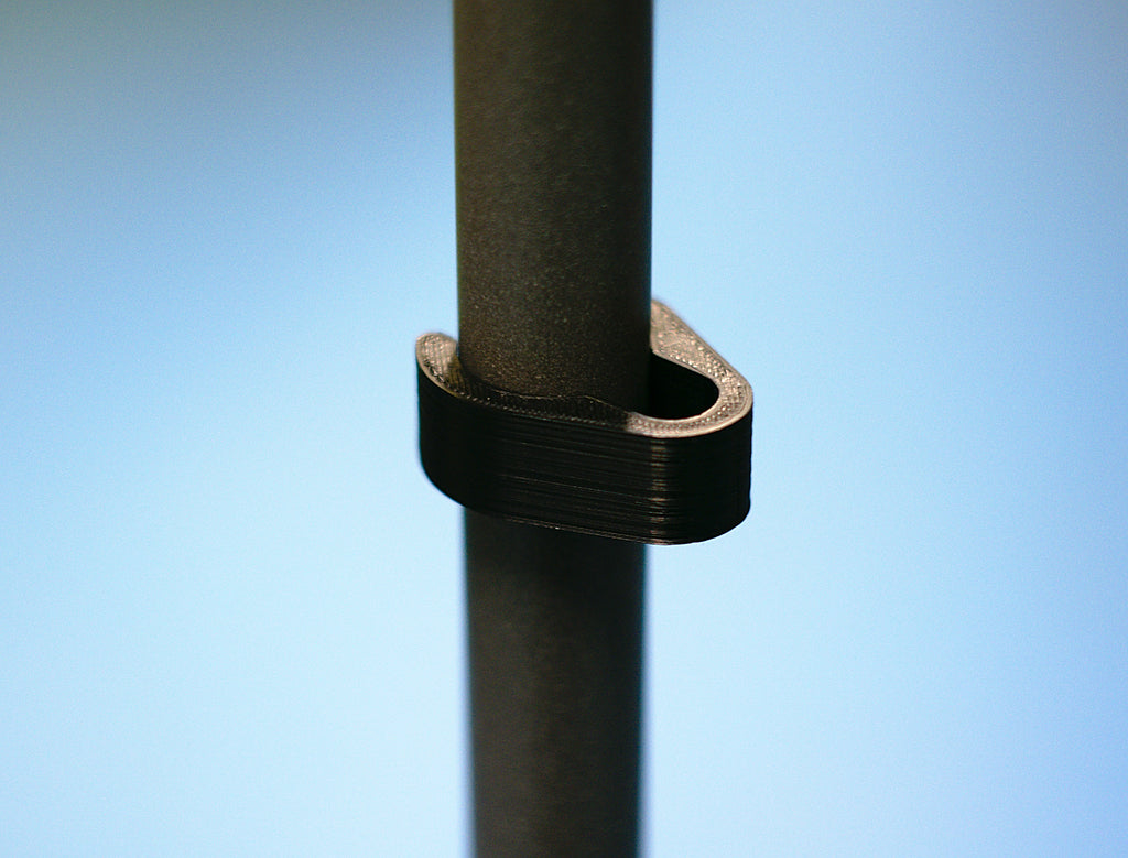 Clip de câble personnalisé pour pied de microphone