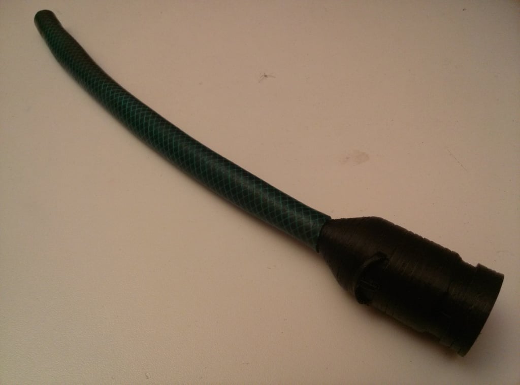 Adaptateur pour connecter le tuyau flexible à l&#39;aspirateur Dyson