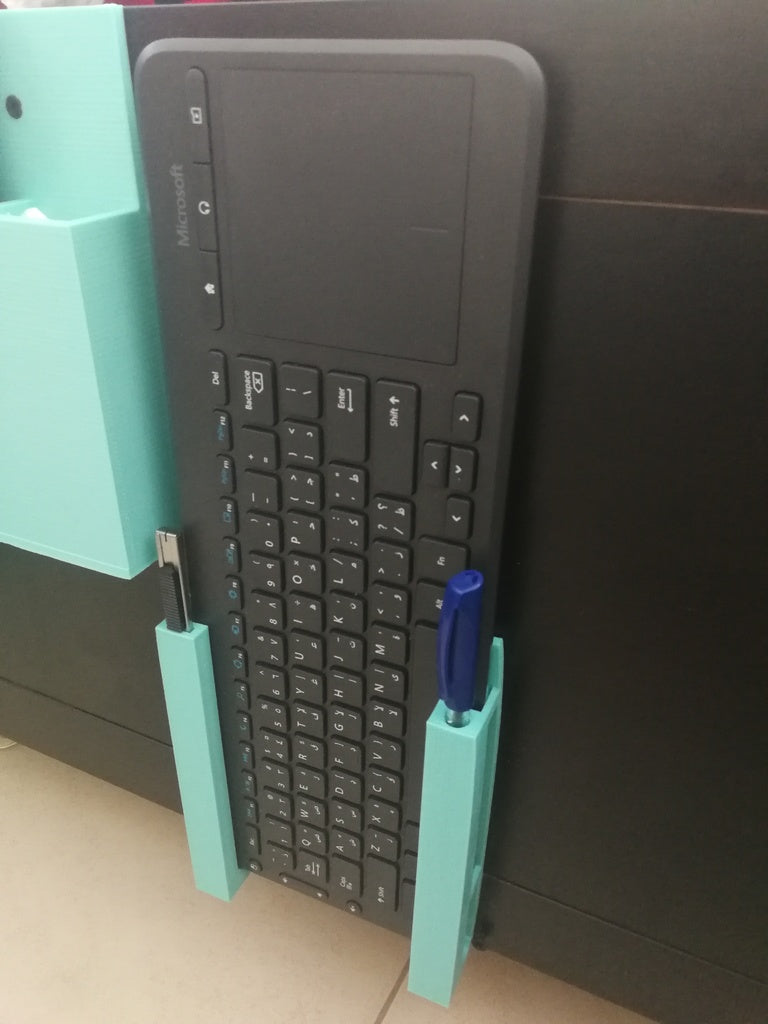 Support de clavier à monter sur une table basse