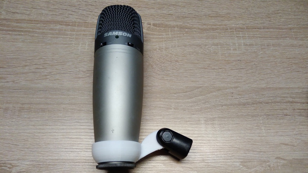 Remplacement du support de microphone Samson C03U