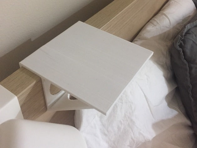 Table de chevet et pied d&#39;enceinte Ikea Malm