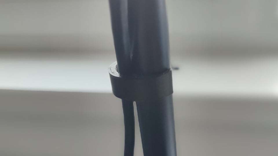 Pied de microphone Porte-câble 15mm