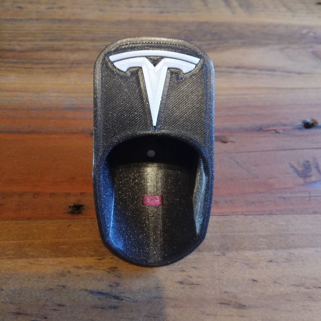 Organisateur de chargeur Tesla avec insert de logo séparé et bouton