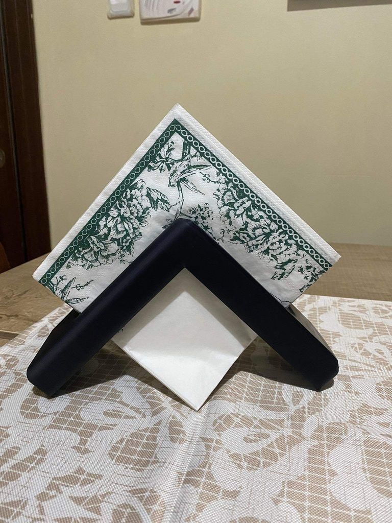 Porte-serviettes triangulaire