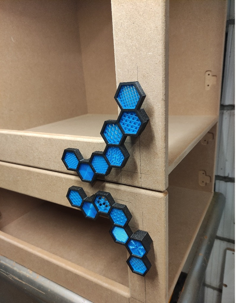 Poignées d'armoire avec différents types d'insertion pour l'armoire d'une imprimante 3D