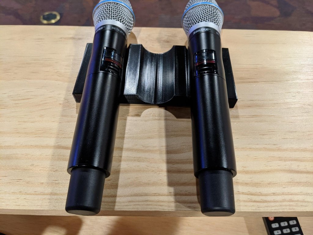 Support de microphone sans fil pour console Church Sound avec espace pour trois microphones