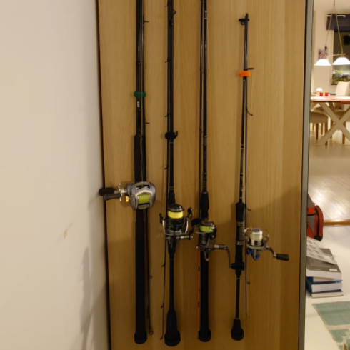 Porte-canne à pêche vertical minimaliste