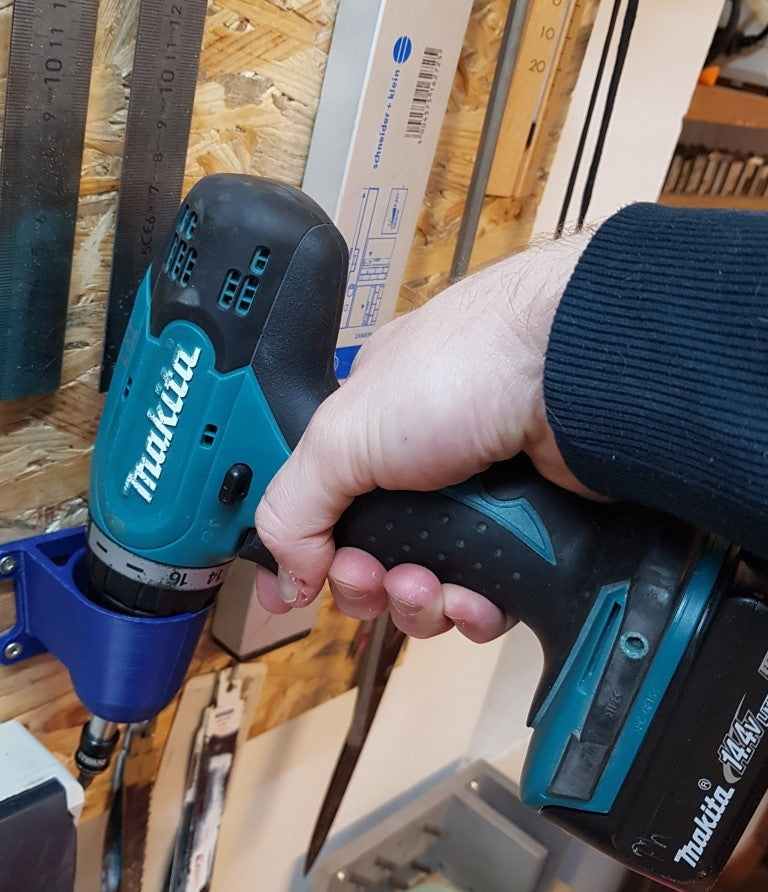 Porte-perceuse Bosch GSR 12V et Makita pour montage mural